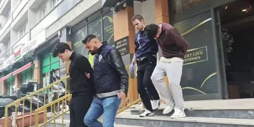 bursa-merkezli-4-ilde-dolandiricilik-operasyonu-18-gozaltikendilerini-avukat-gibi-tanitan-telefon-do.webp