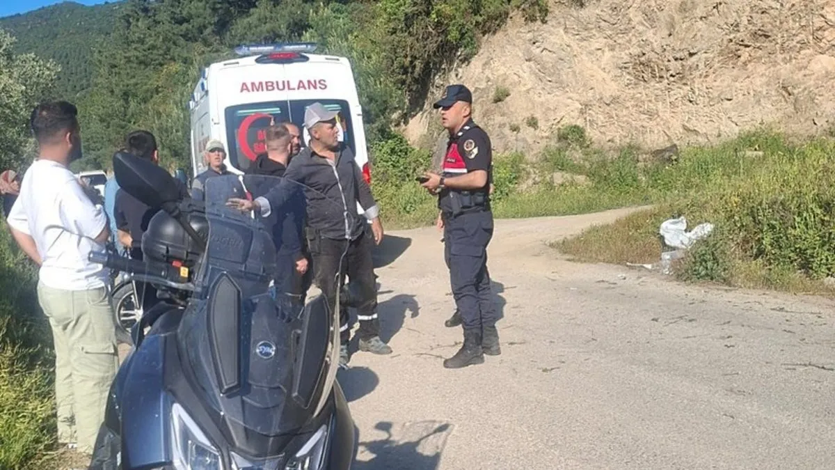 bursada-elektrikli-bisiklet-kazasi-1-olu-1-yarali-1747358877326.jpeg