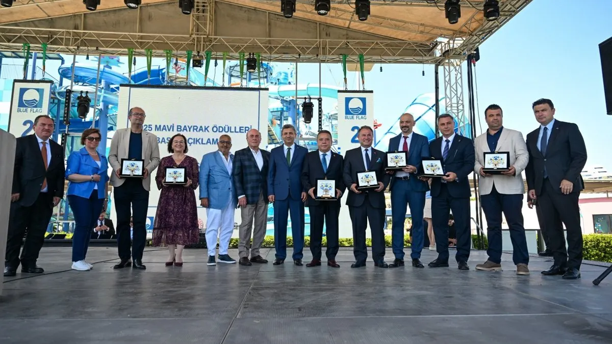 mavi-bayrak-siralamasinda-turkiye-dunyada-3-sirada-1747826613568.jpg