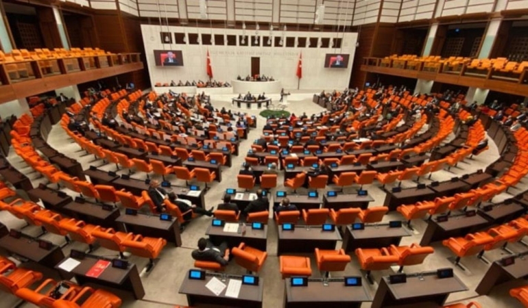 TBMM’de Milletvekili Sayısı 592’ye Düştü