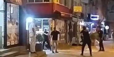 alkollu-iki-sahis-polis-ekiplerine-zor-anlar-yasatti-uyarilari-dikkate-almayinca-iste-boyle-etkisiz.webp