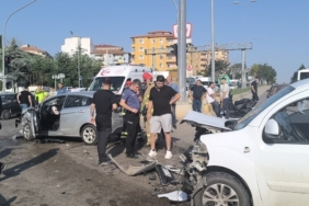 aa202508083877482038774818kirikkaledesivilpolisaraciveotomobilcarpisti2sipolis3kisiyaralandijpg-kP8a.jpeg