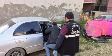 bursada-emanet-ettigi-araci-kursunlandigini-gorunce-sok-gecirdi-1766062421649.jpg