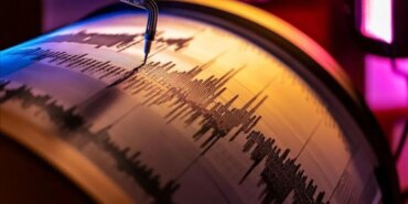 son-dakika-istanbul-bursa-ve-izmirde-hissedilen-deprem-meydana-geldi-1769203766939.jpg