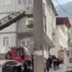 teslim-olmamak-icin-kendini-balkona-kilitledi-muzakereci-ekipler-sevk-edildi17-yil-kesinlesmis-hapis.webp