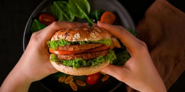hamburgerjpg-KRVHqTdko0CAfMG46HXbfQ.jpg