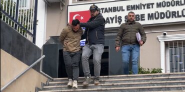 kadikoy-hirsizlari-yakalandi-eve-girip-arabayi-bile-caldilar-1777276169671.jpg