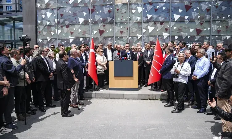 CHP İstanbul’daki Bayramlaşma Töreninde Dikkat Çeken Mesajlar: Parti İçi Muhalefetten Sert Çıkış