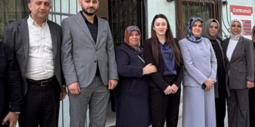 ak_parti_istanbul_milletvekilleri_vatandaslarla_bulustu_1779006905_4435.jpg