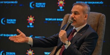 bakan-fidan-bursada-ak-parti-dogu-marmara-bolge-strateji-toplantisina-katildi-1777745561771.jpeg
