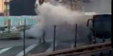 istanbul-okmeydani-hastane-duraginda-metrobus-yangini-panikletti-1778178009251.jpg