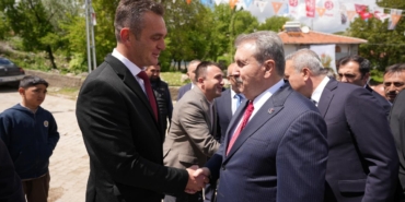 desticiden_kuscuda_mhp_secim_ofisini_ziyaret_etti_1780388160_3136.jpg