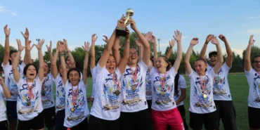 eskisehir-buyuksehir-spor-kulubu-kupayi-kaldirdi-1780407826-158_large.webp.webp