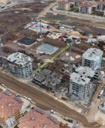 gaziantep-kuzeysehir-de-2-bin-konutun-temeli-atildi-1780495515-796_large.webp.webp