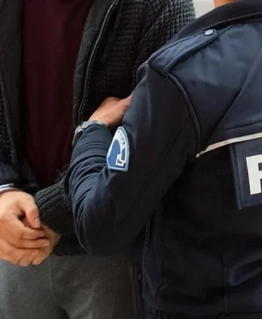 icisleri-bakanligi-duyurdu-sanliurfa-ve-bursada-uyusturucu-operasyonu-135-supheli-yakalandi-17805628.webp