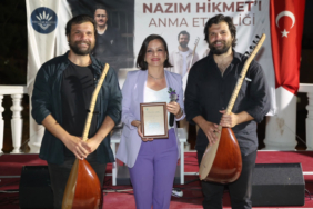 nazim-hikmet-karabaglarda-anildi-2-1780557066-992-x750.jpeg